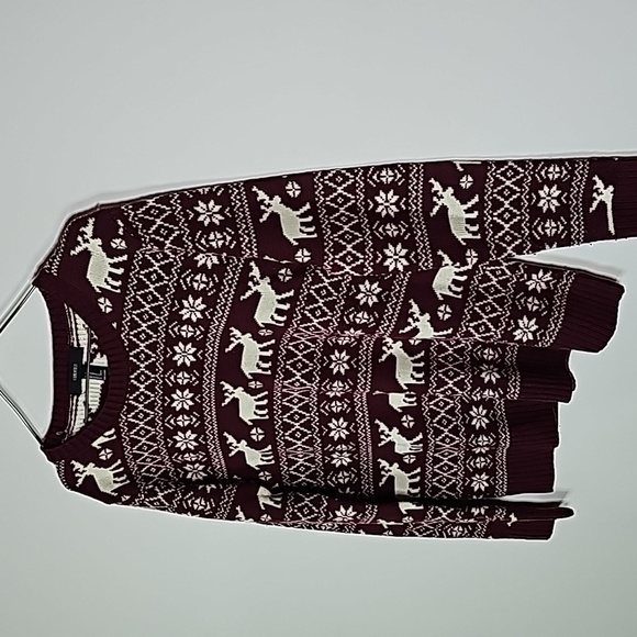 Forever 21 maroon and white medium Christmas themed sweater - Picture 2 of 5